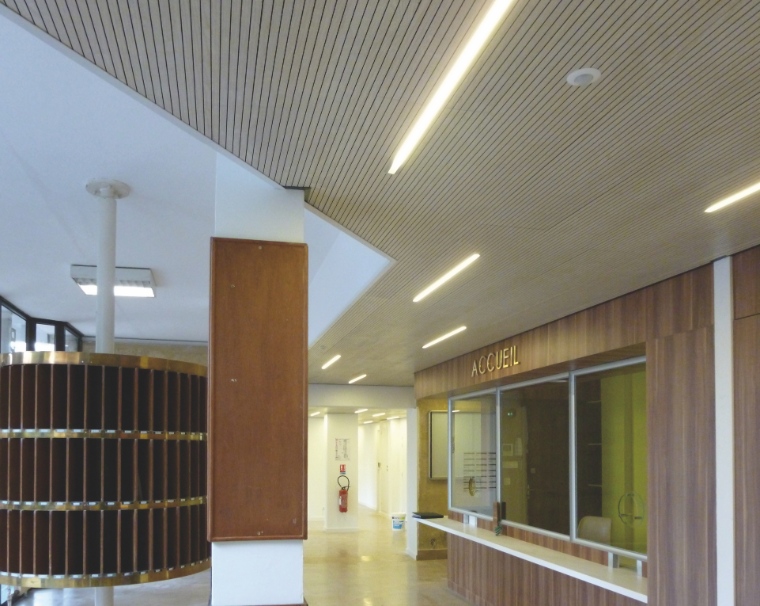 For the Claude Delorme University City project, the prescribed Metrowall solution was the installation of wooden panels
