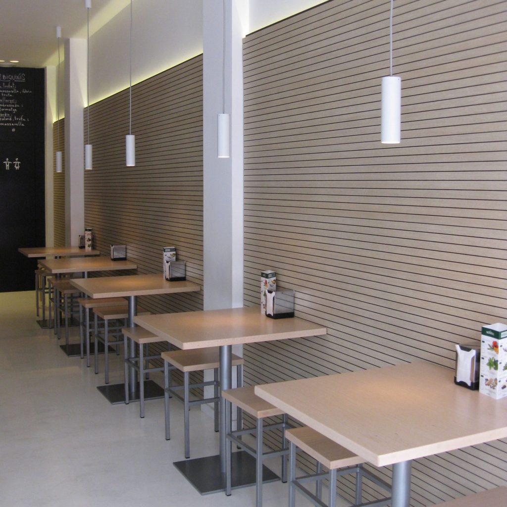 Restaurante vinoteca "Moments"